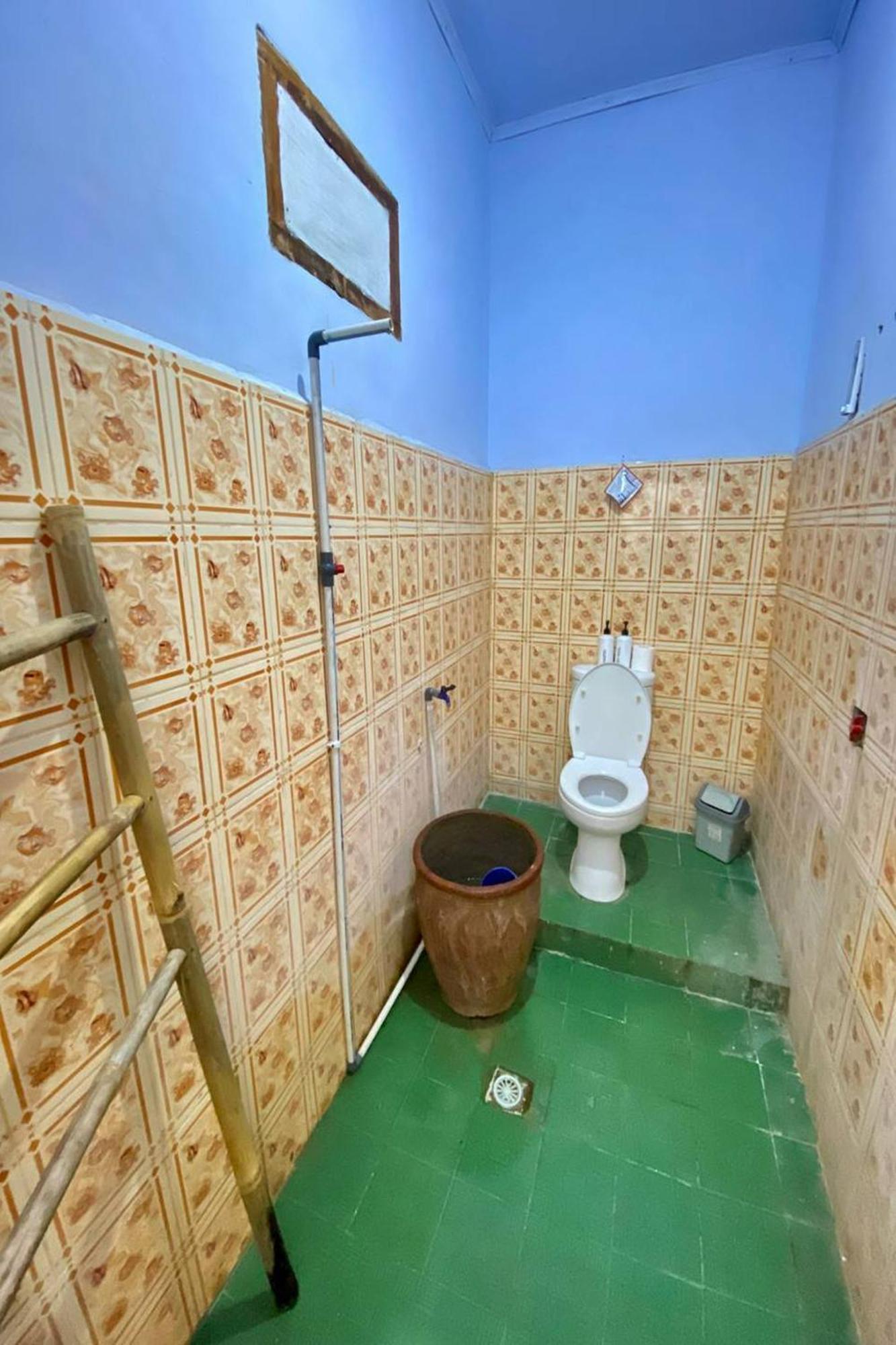 Duyung Rooms & Resto Gerupuk Bumbang Luaran gambar