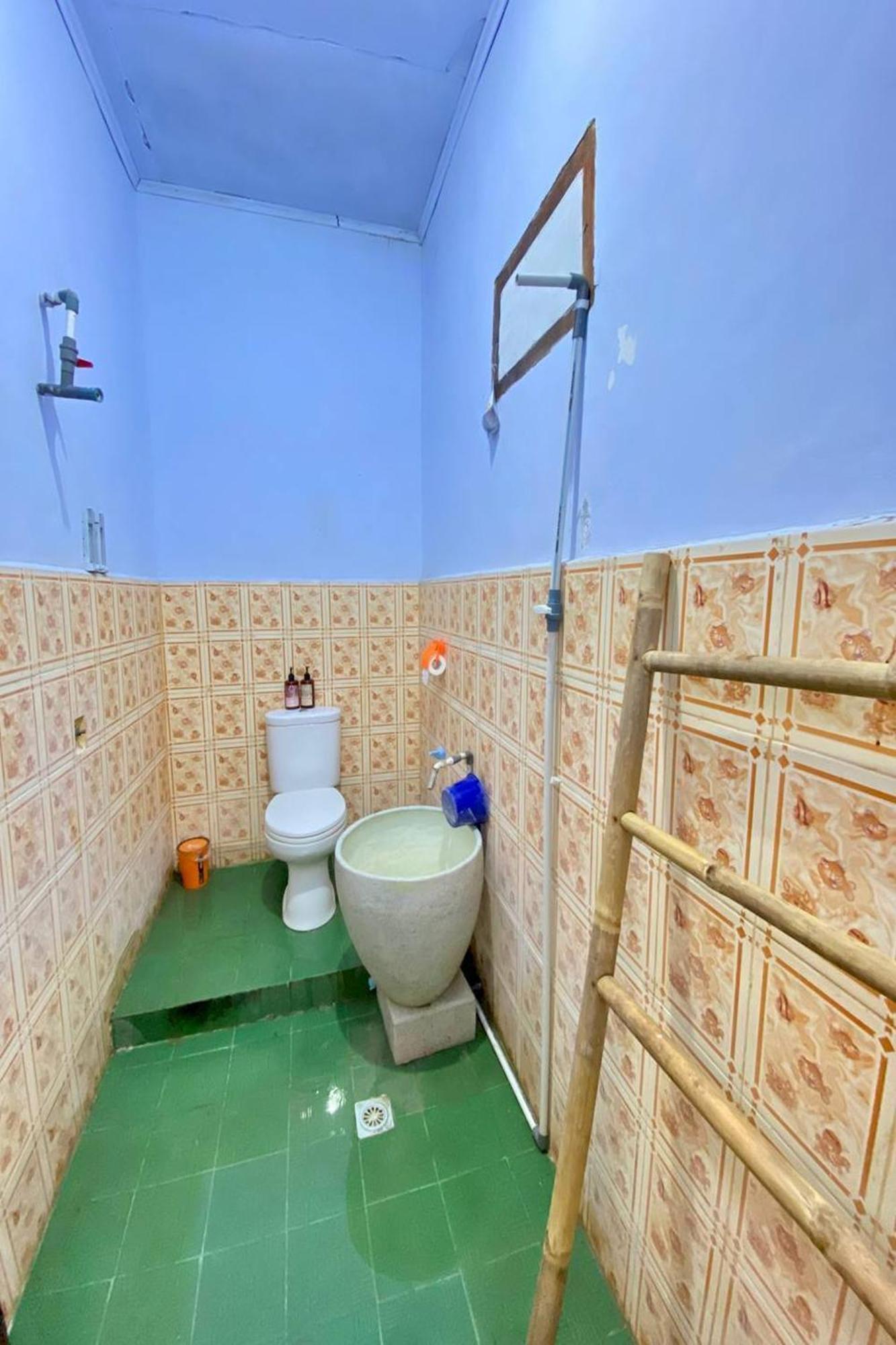 Duyung Rooms & Resto Gerupuk Bumbang Luaran gambar