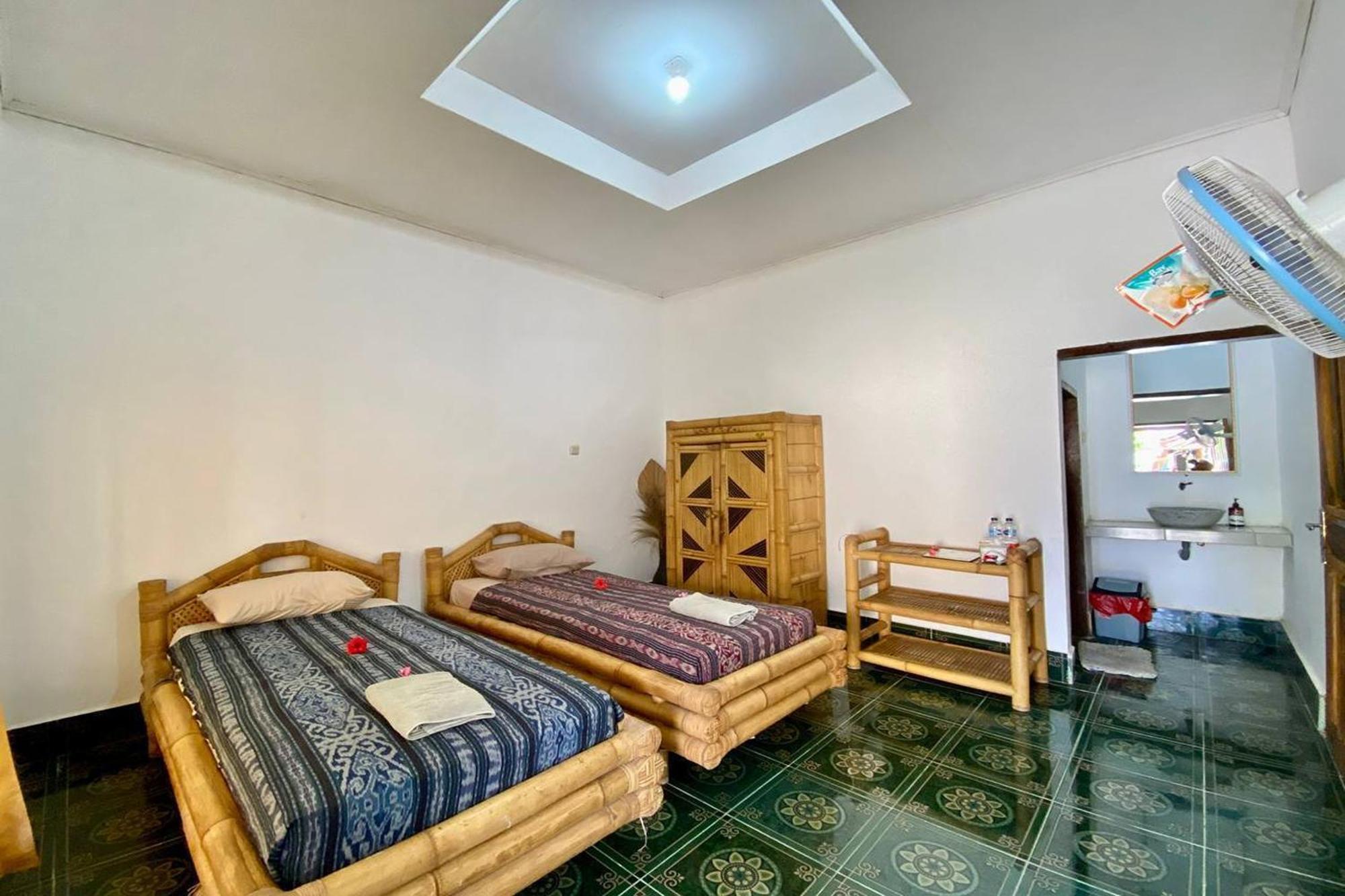 Duyung Rooms & Resto Gerupuk Bumbang Luaran gambar