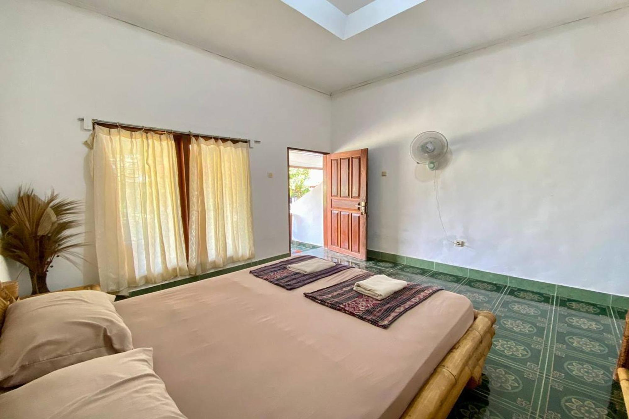 Duyung Rooms & Resto Gerupuk Bumbang Luaran gambar