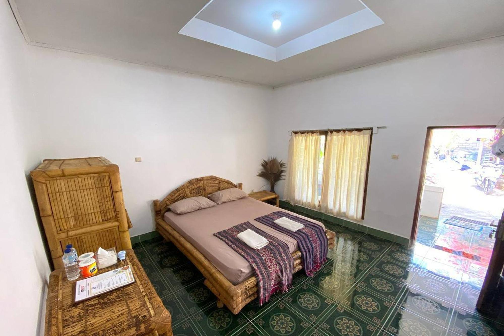 Duyung Rooms & Resto Gerupuk Bumbang Luaran gambar