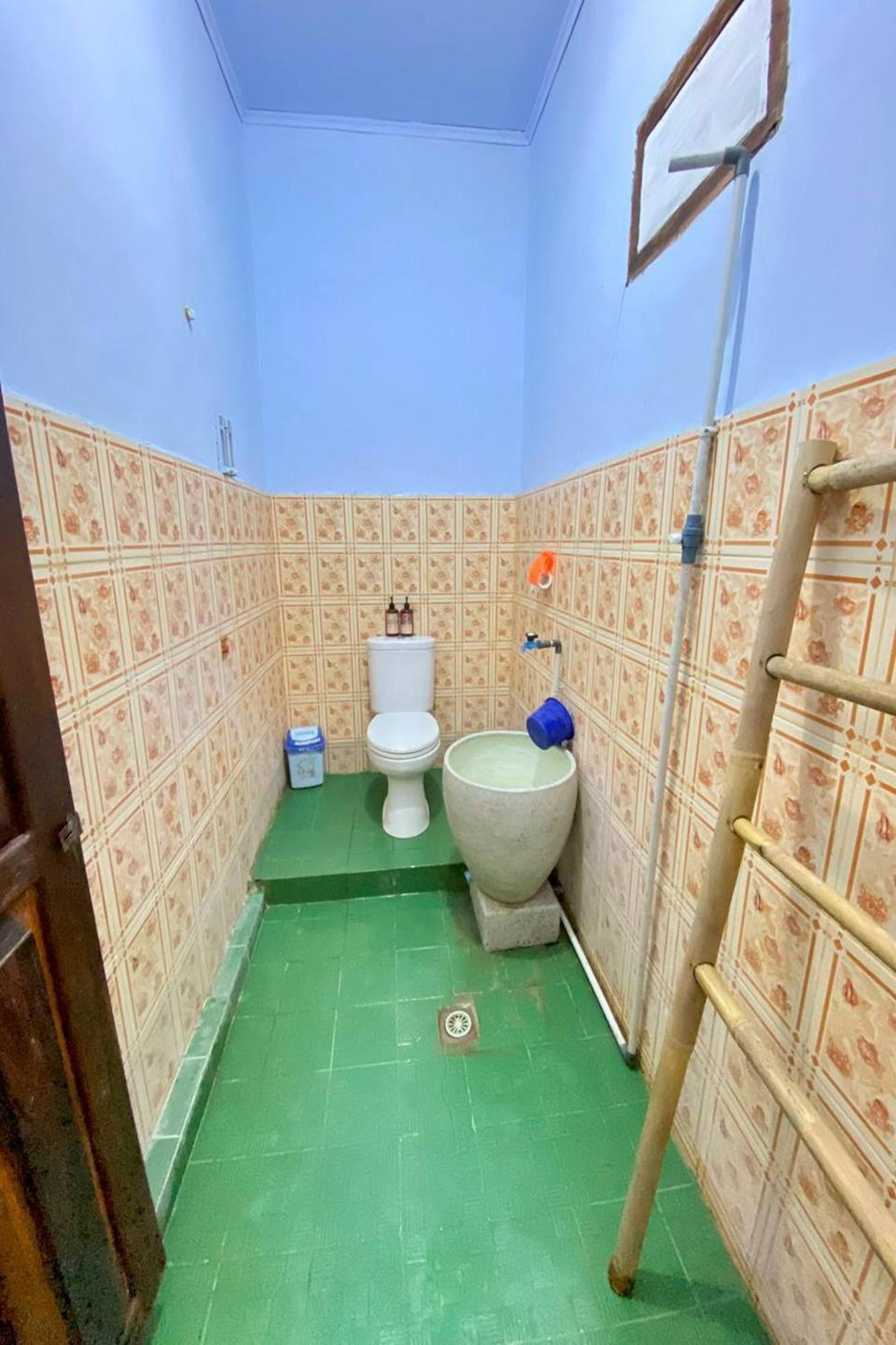 Duyung Rooms & Resto Gerupuk Bumbang Luaran gambar