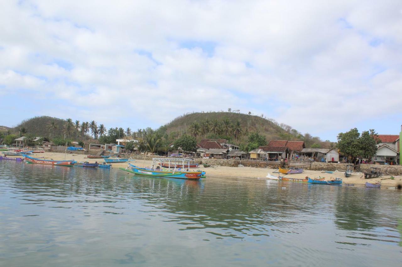 Duyung Rooms & Resto Gerupuk Bumbang Luaran gambar